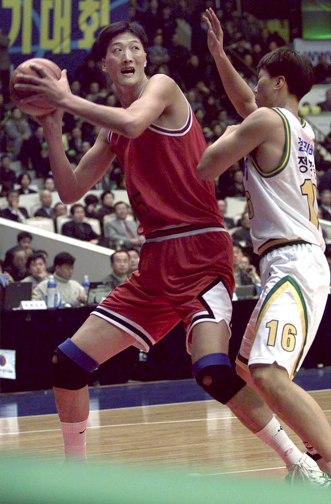 Ri-Myung-Hun-Tall Basketball Player